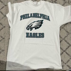 VINTAGE Philadelphia Eagles Shirt Size XL White Short Sleeve Graphic Logo NFL